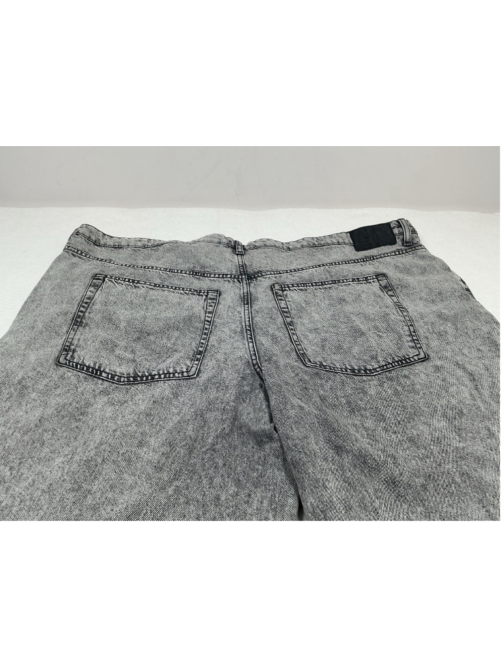 Womans H&M Baggy Loose Fit black Acid Wash Straight Denim Jeans 26 plus size - Picture 7 of 8